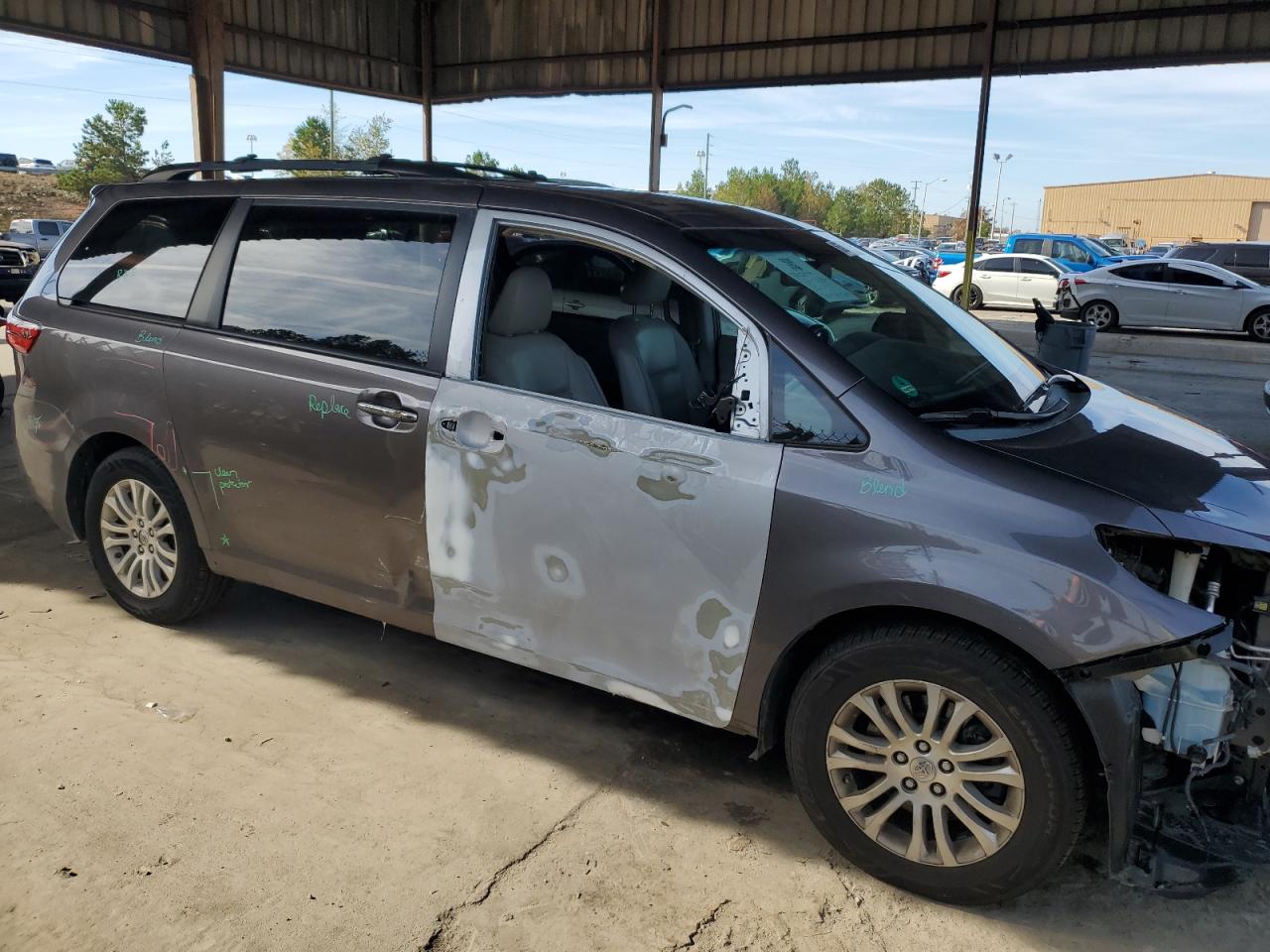 Lot #2986737185 2015 TOYOTA SIENNA XLE