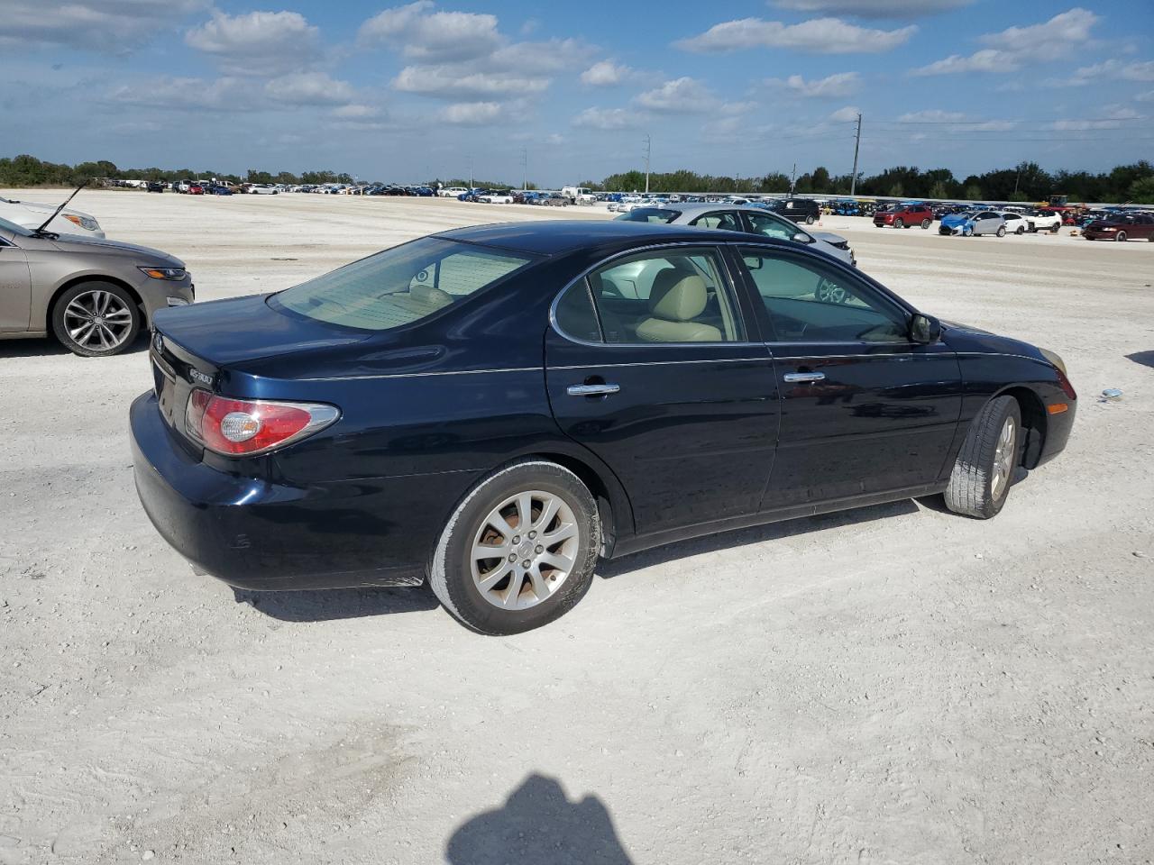 Lot #2989300462 2002 LEXUS ES 300