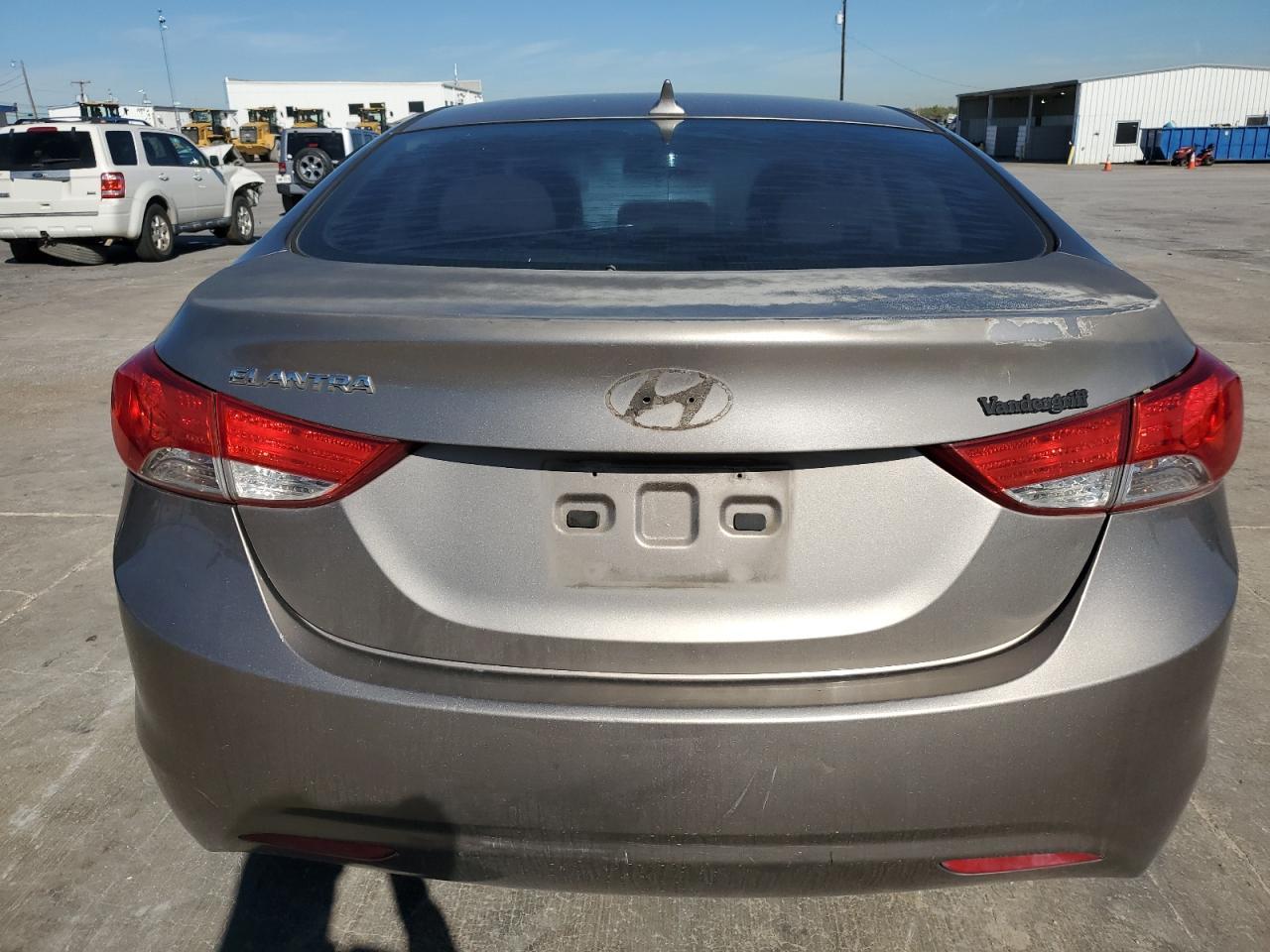 Hyundai Elantra gl 2013