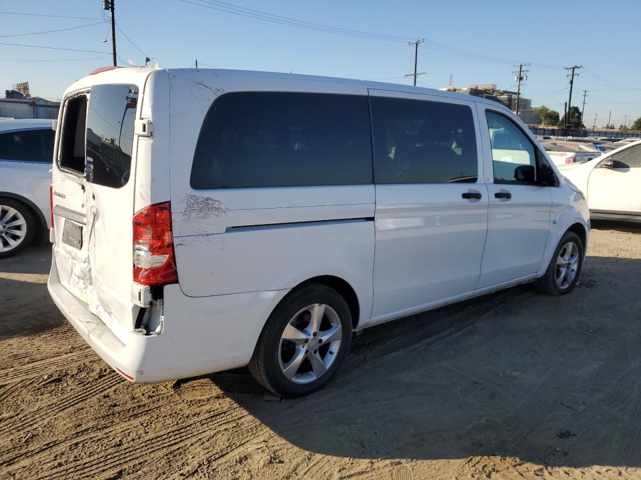 Lot #3023313246 2017 MERCEDES-BENZ METRIS