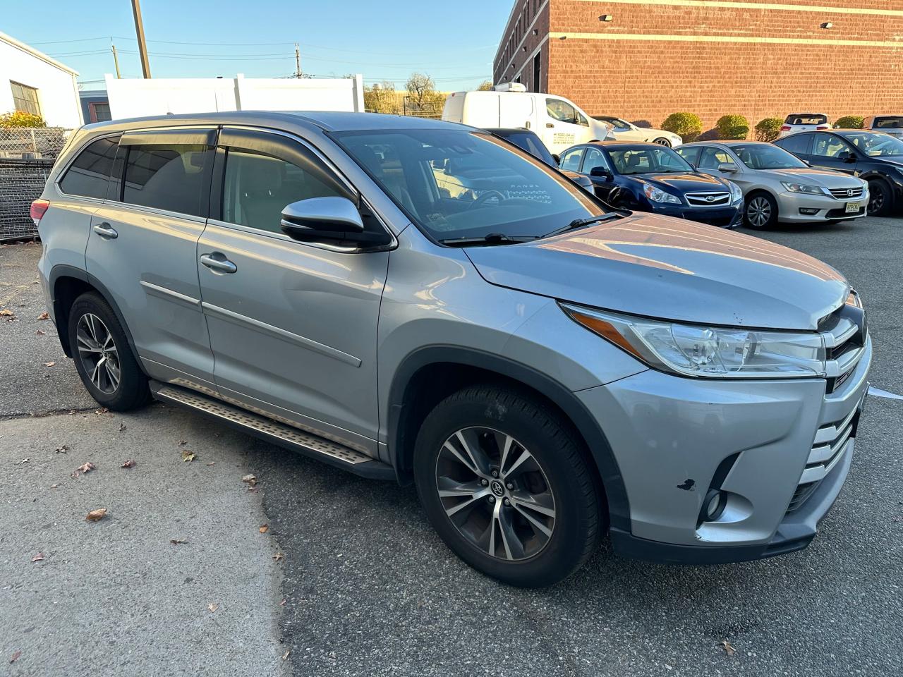 Lot #2986391215 2017 TOYOTA HIGHLANDER