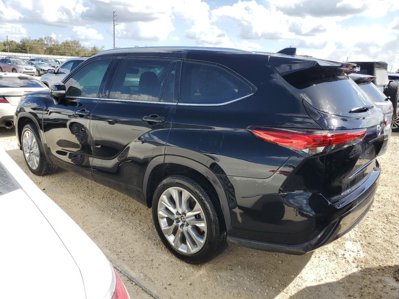 Lot #2980897360 2021 TOYOTA HIGHLANDER