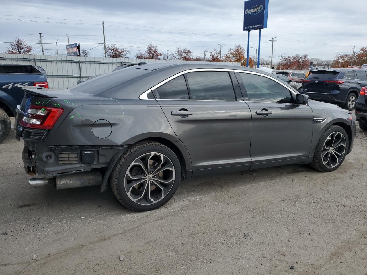 Lot #3009039318 2015 FORD TAURUS SHO