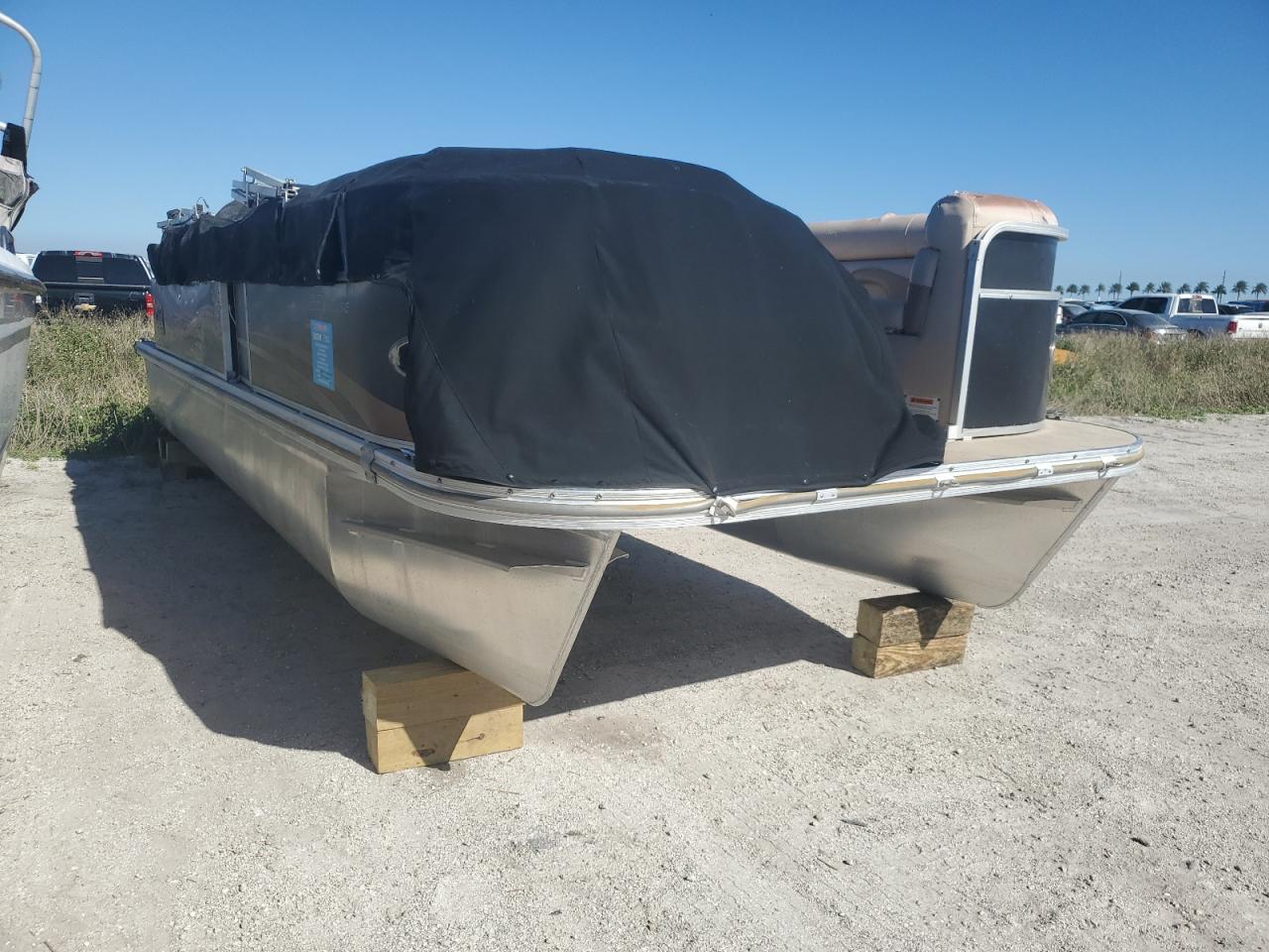  Salvage G3 Boat