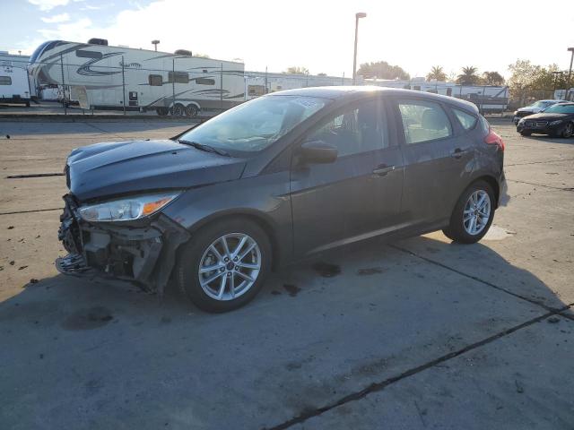 FORD FOCUS SE 2018 gray  gas 1FADP3K2XJL323071 photo #1