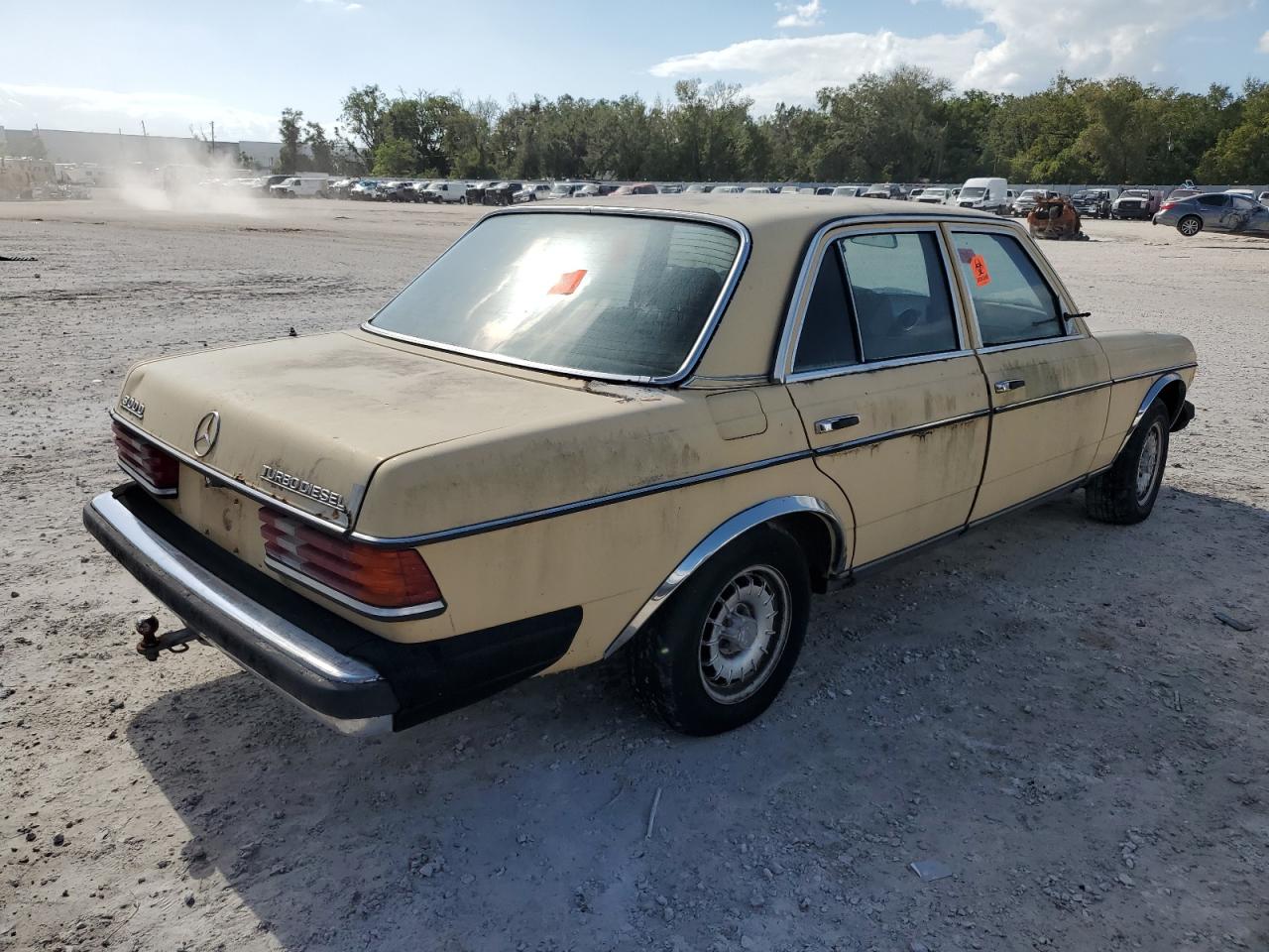 Lot #2986817245 1982 MERCEDES-BENZ 300 DT