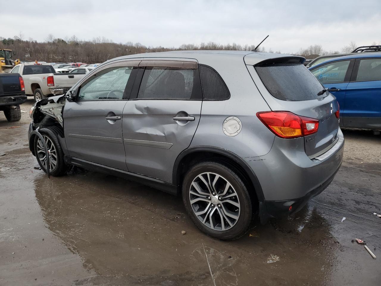 Lot #3030736105 2016 MITSUBISHI OUTLANDER