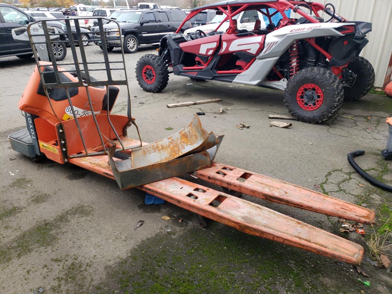 Lot #3024679573 2018 TOYOTA FORK LIFT