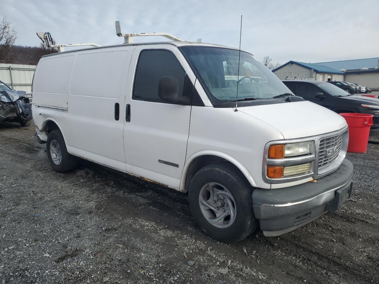 Lot #3029401704 2002 GMC SAVANA G25