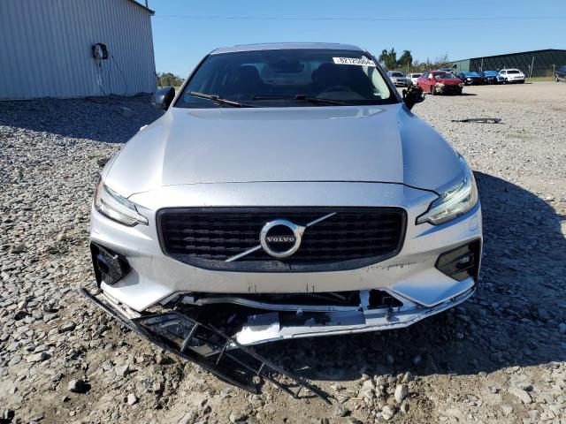 2022 VOLVO S60 B5 MOM - 7JRL12FZ4NG177811