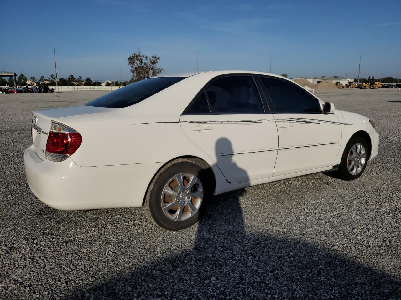 Lot #3028077519 2005 TOYOTA CAMRY LE