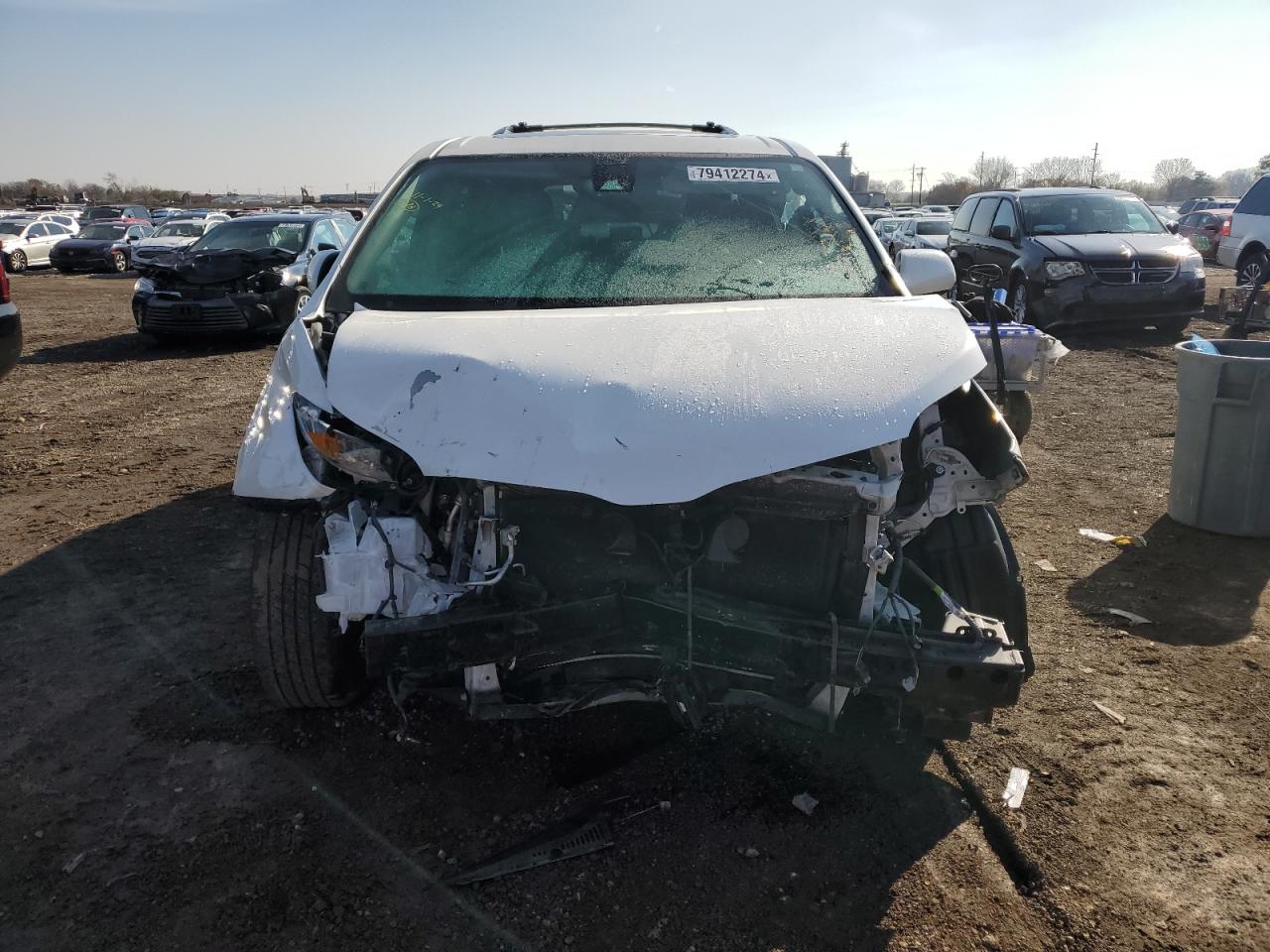 Lot #3020472182 2018 TOYOTA SIENNA VAN