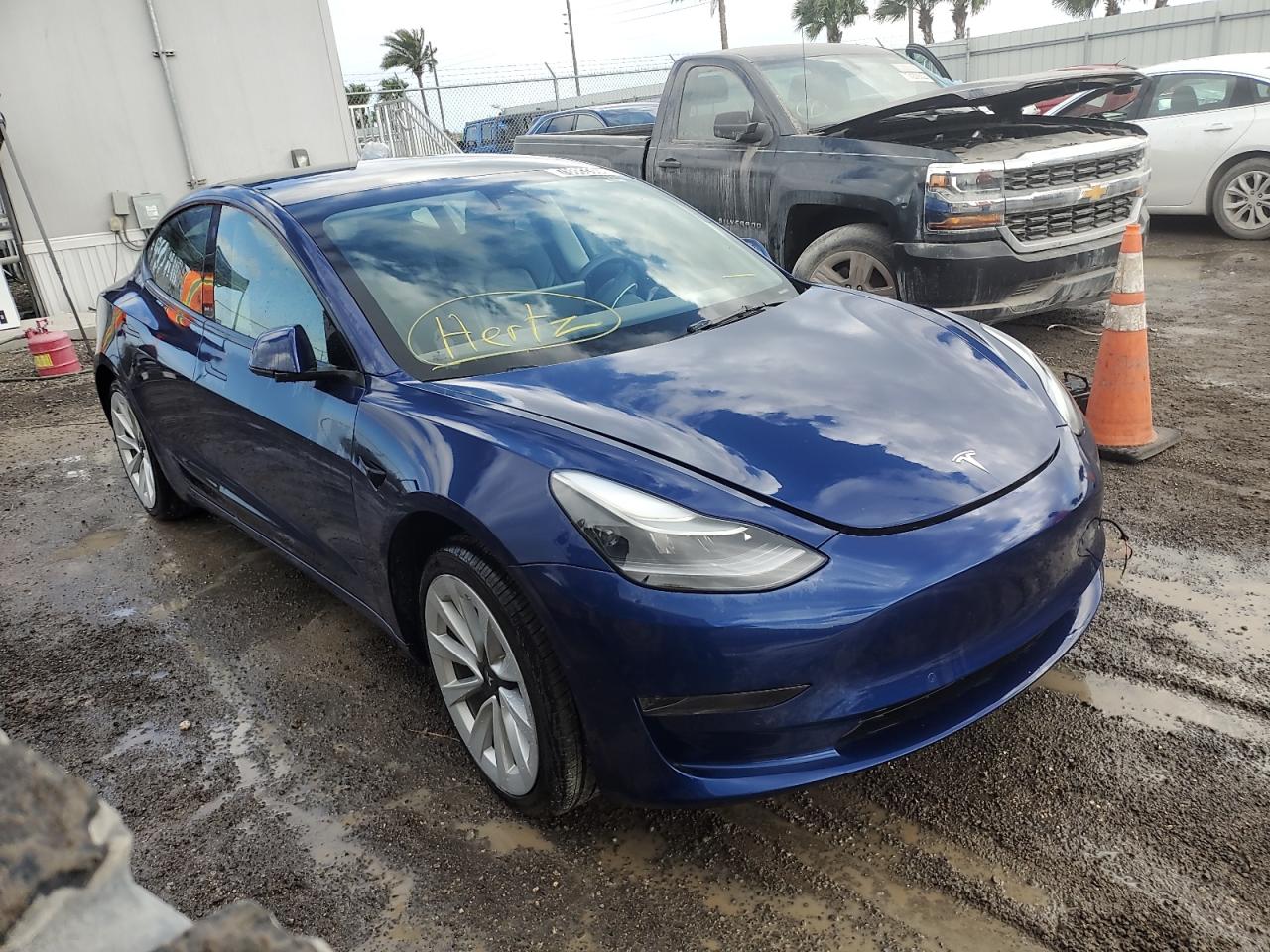 Lot #2980755392 2022 TESLA MODEL 3