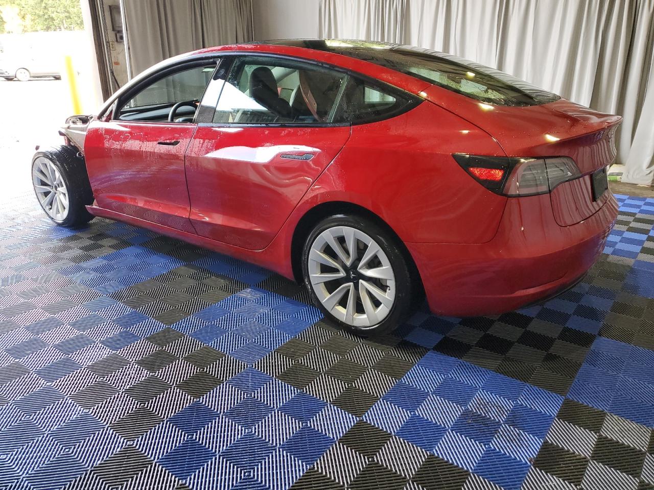 Lot #2995989386 2022 TESLA MODEL 3