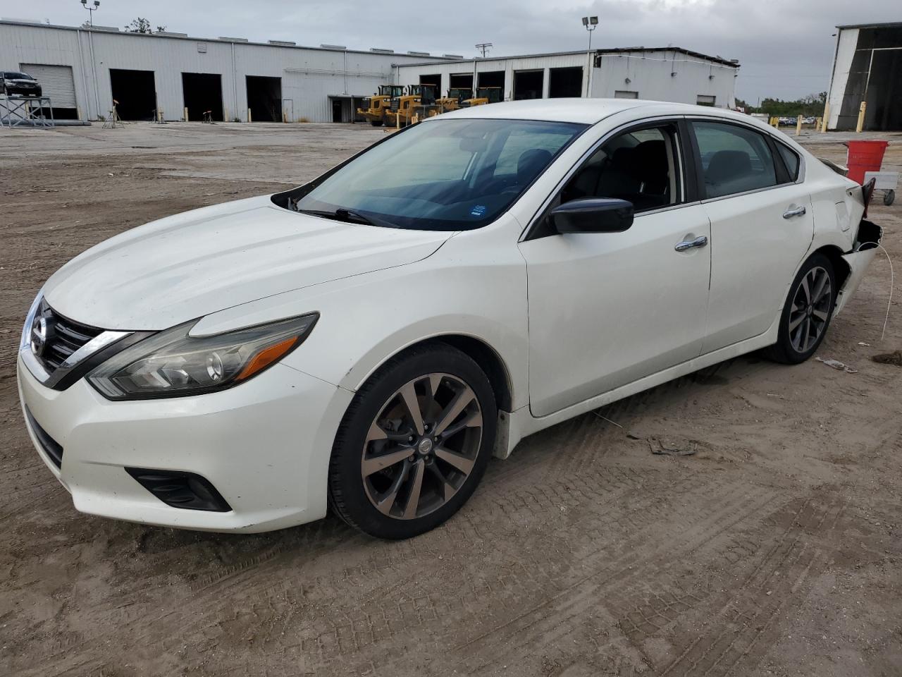  Salvage Nissan Altima