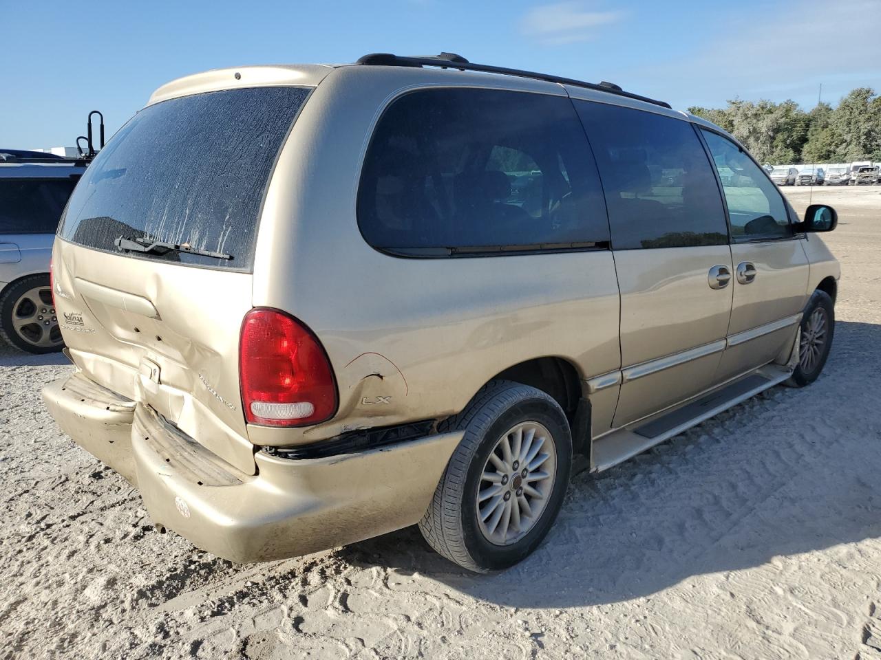 Lot #2986817219 2000 CHRYSLER TOWN & COU