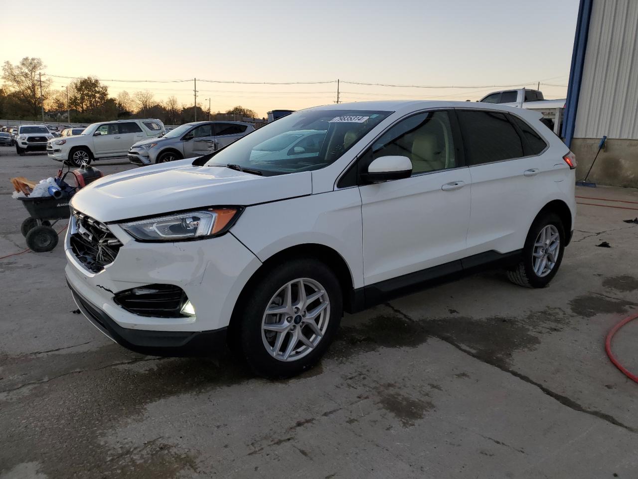  Salvage Ford Edge