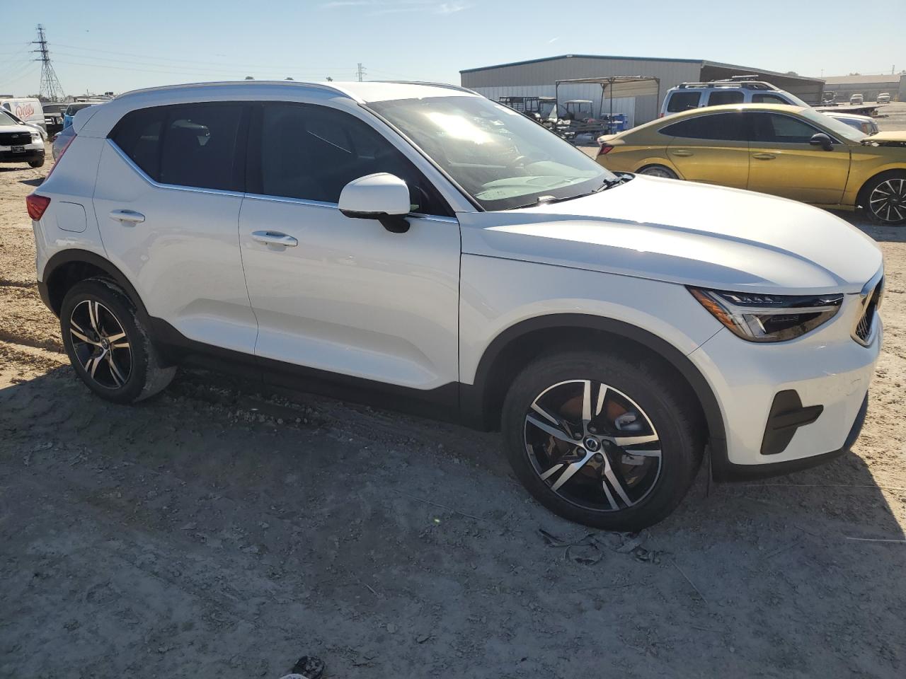 Lot #3009079389 2025 VOLVO XC40 CORE