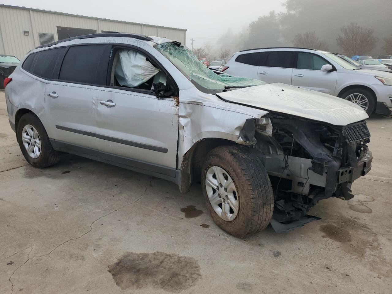 Lot #2974529433 2011 CHEVROLET TRAVERSE L