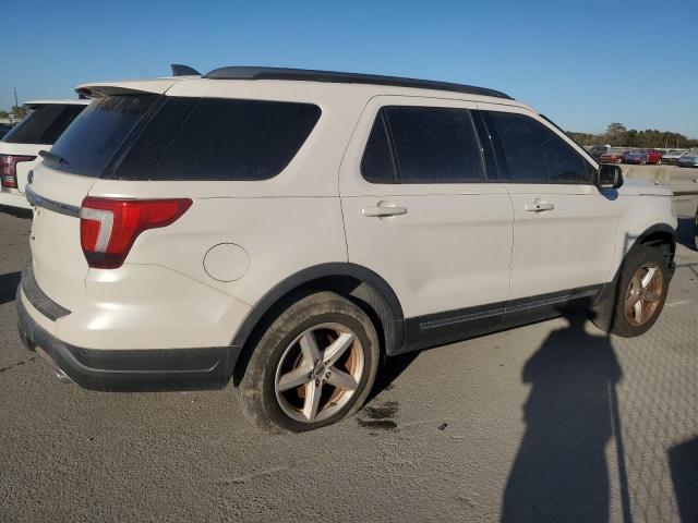 FORD EXPLORER X 2018 white  gas 1FM5K7D88JGC03215 photo #4