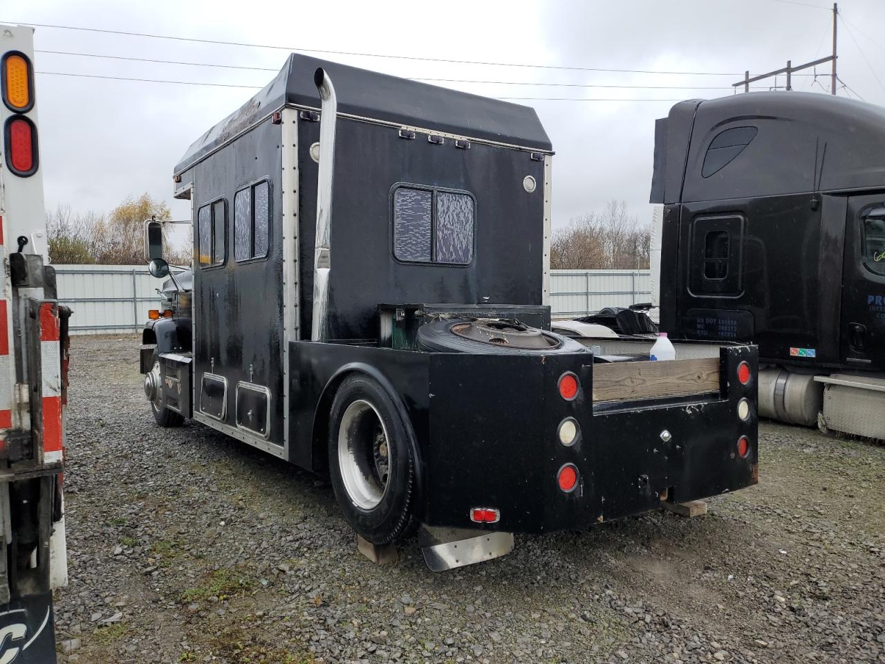 Lot #2993294887 1989 CHEVROLET C6500 C7D0