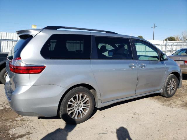 TOYOTA SIENNA XLE 2020 silver  gas 5TDYZ3DC2LS065013 photo #4