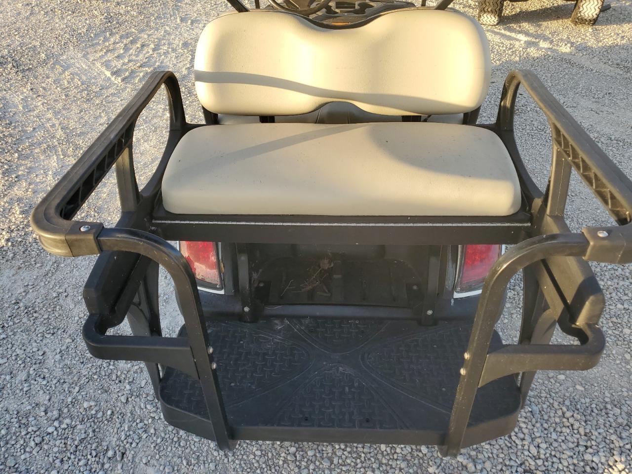 Lot #2995904985 2017 YAMAHA GOLF CART