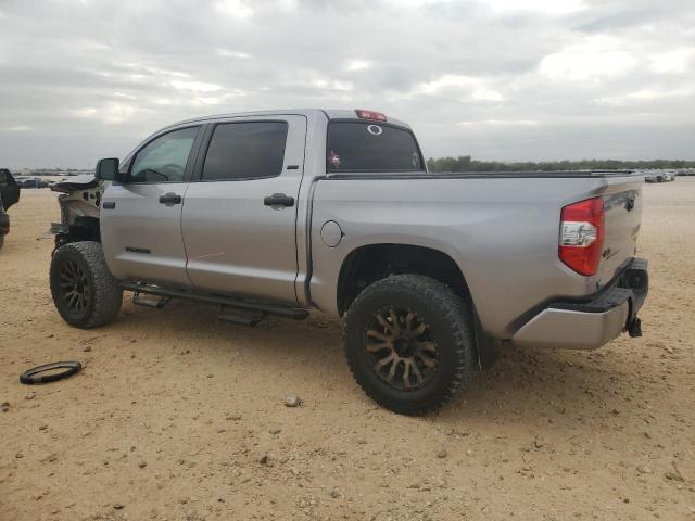 VIN 5TFDY5F13JX690598 2018 Toyota Tundra, Crewmax Sr5 no.2