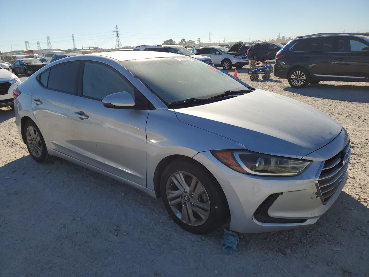 Lot #3030618100 2018 HYUNDAI ELANTRA SE