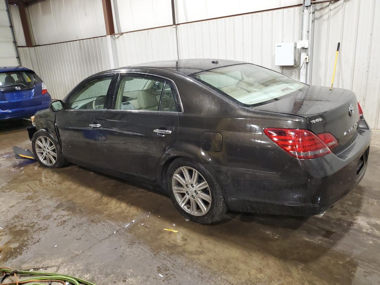 Lot #3033237802 2010 TOYOTA AVALON XL