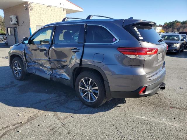 VIN 5TDJZRFH2KS617668 2019 Toyota Highlander, SE no.2