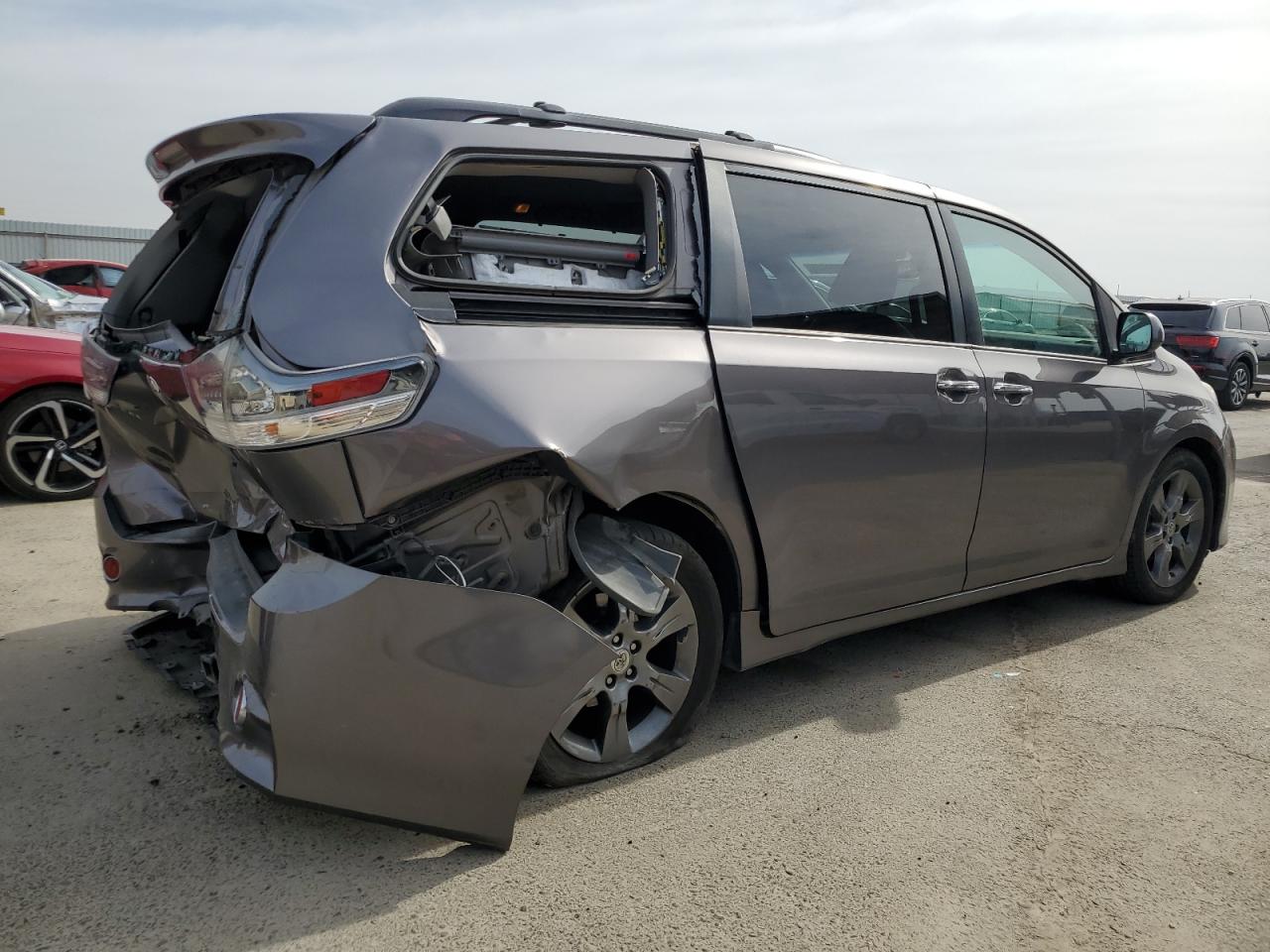 Lot #2971705024 2015 TOYOTA SIENNA SPO