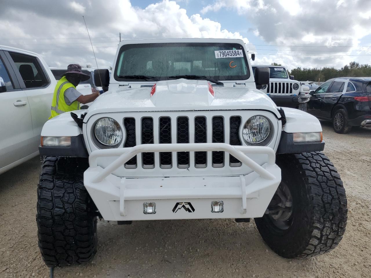 Lot #2989300422 2020 JEEP GLADIATOR