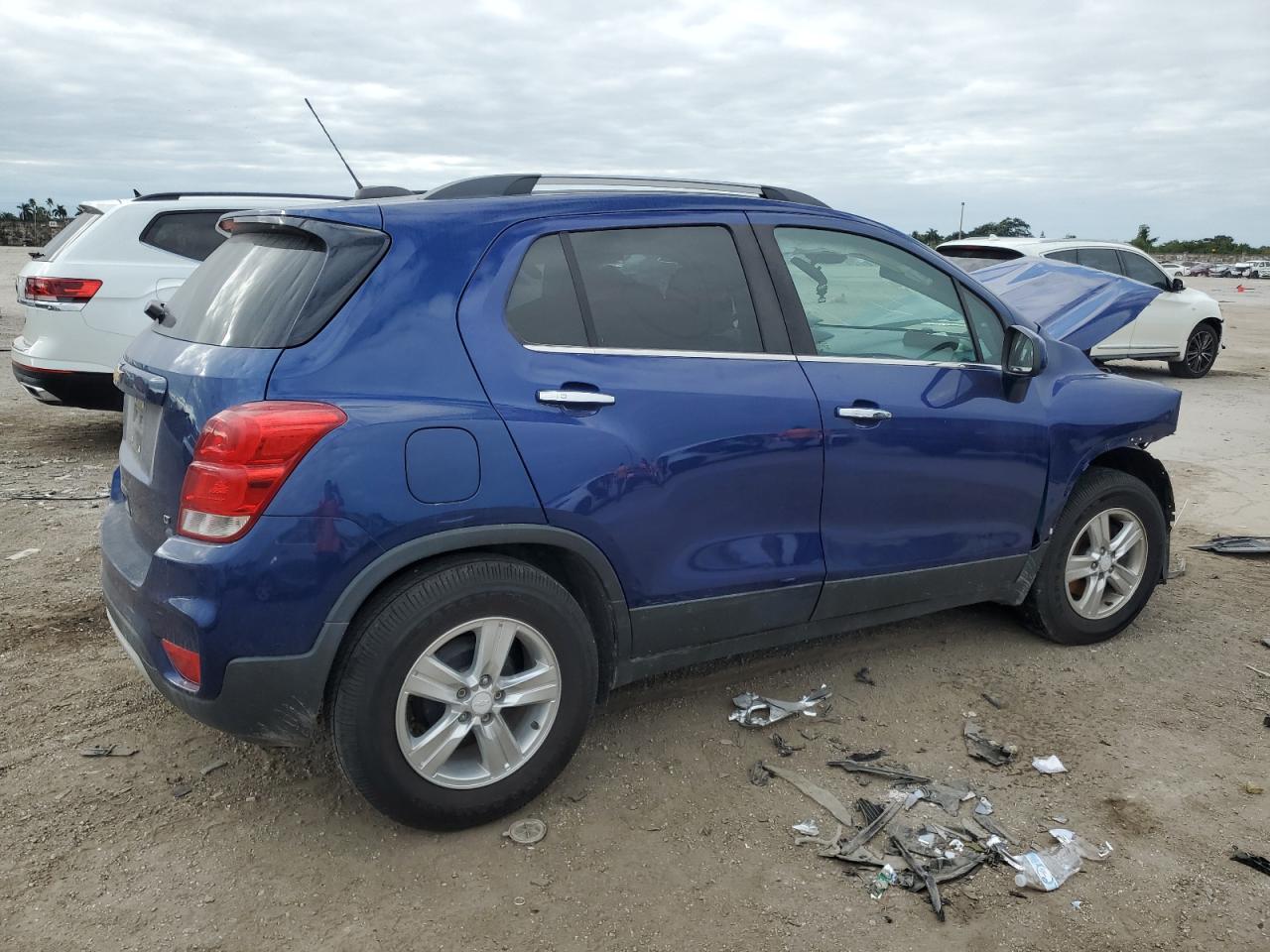 Lot #3030746101 2017 CHEVROLET TRAX 1LT