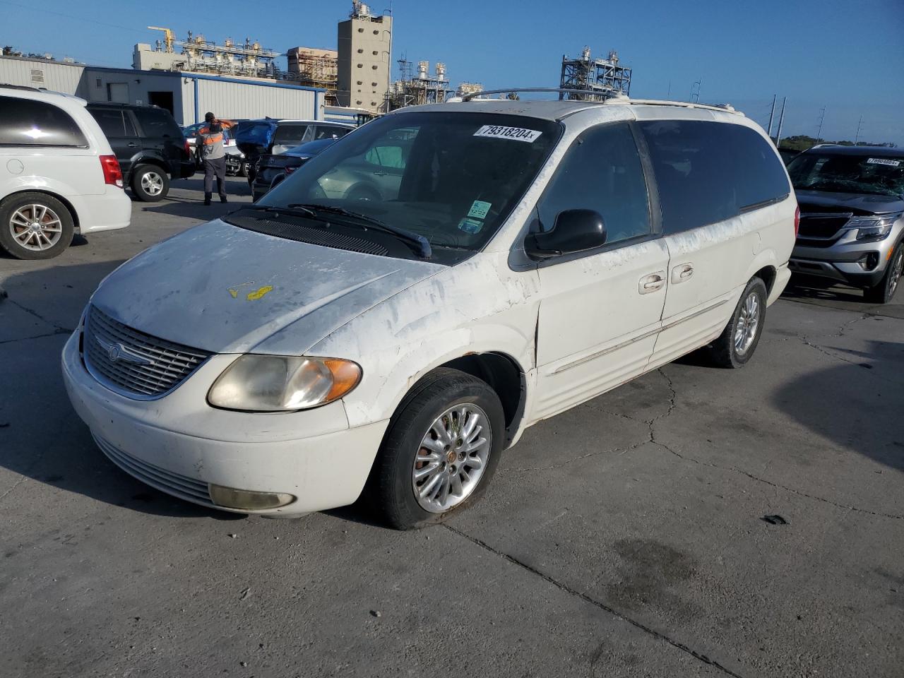 Lot #2969735291 2002 CHRYSLER TOWN & COU