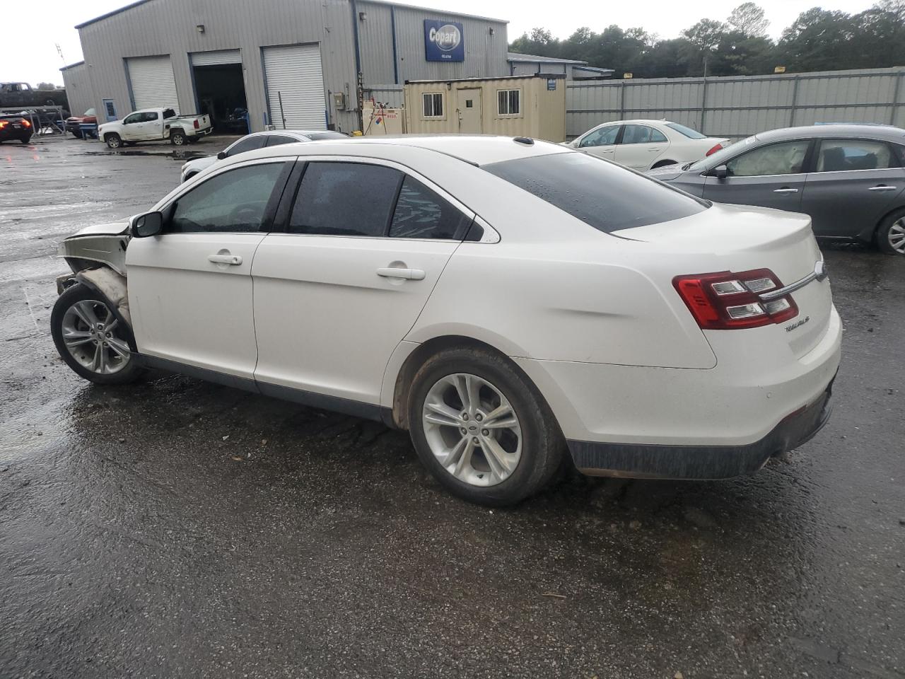 Lot #3024396527 2017 FORD TAURUS SEL