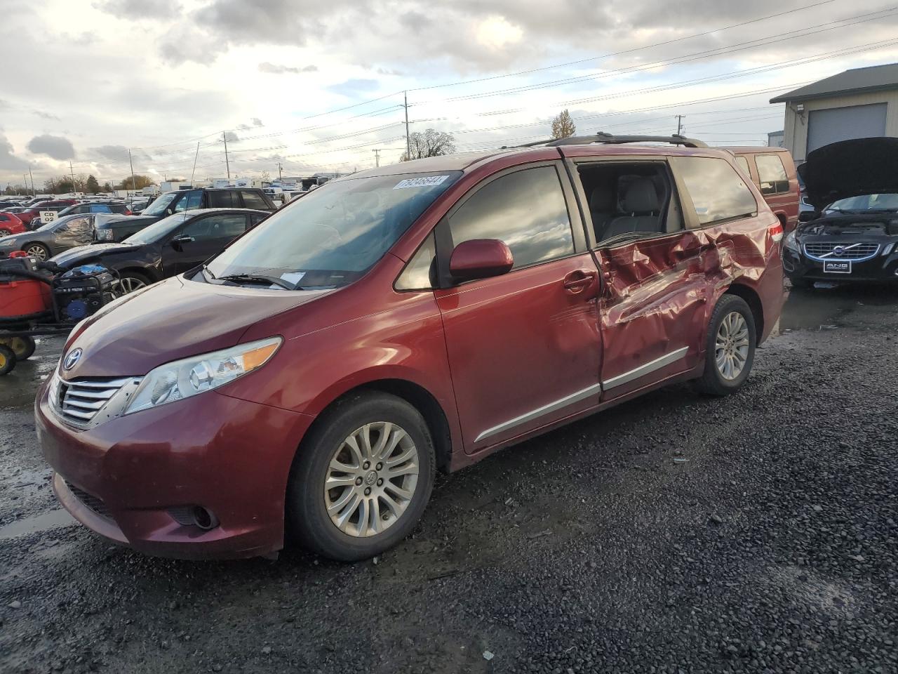 Lot #2992093139 2012 TOYOTA SIENNA XLE