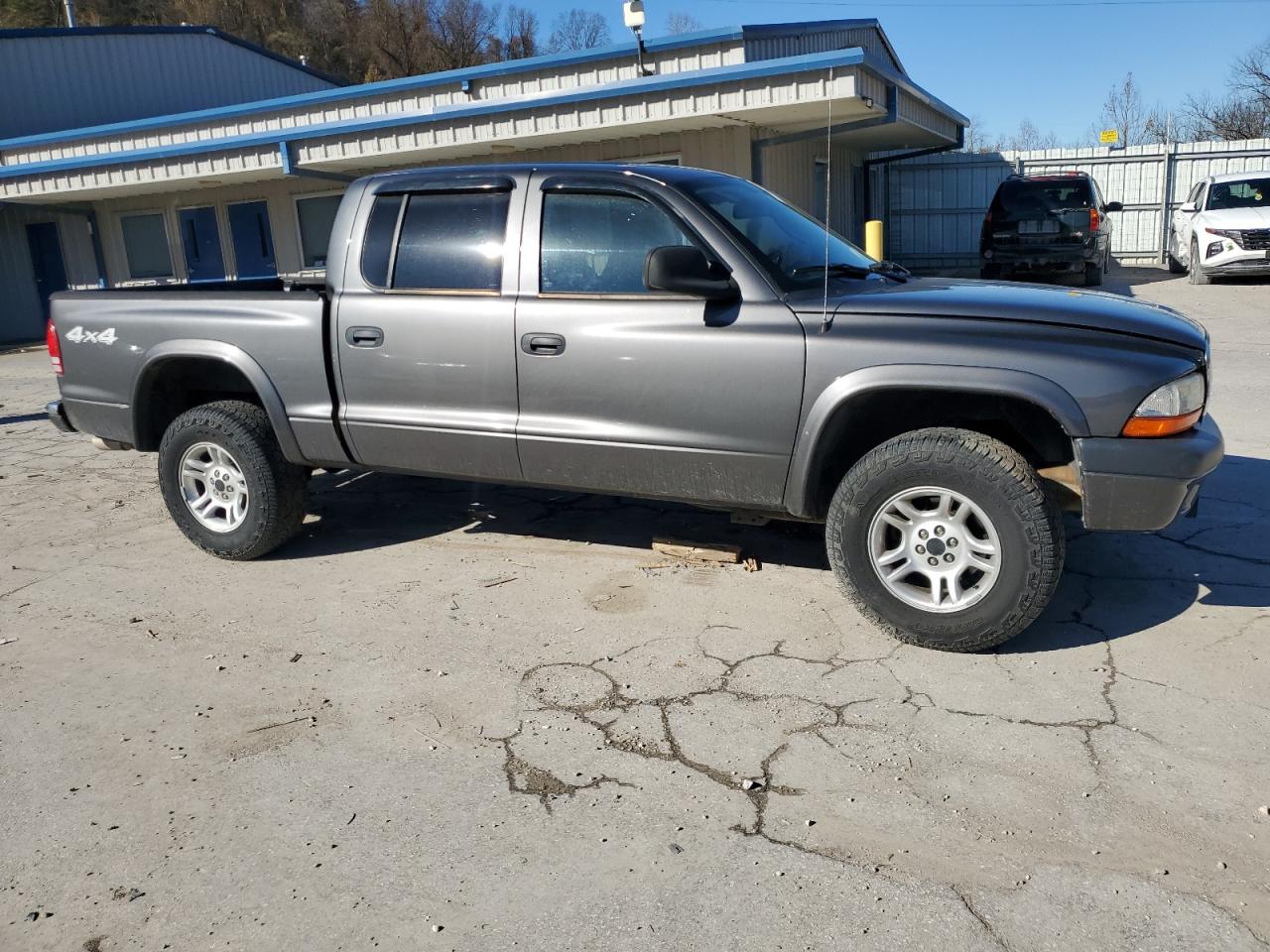 Lot #3034148837 2004 DODGE DAKOTA QUA