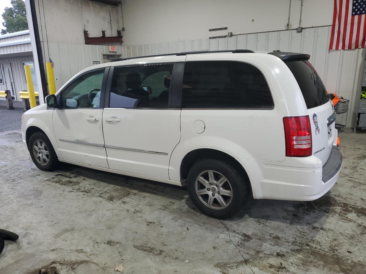 Lot #3030462467 2010 CHRYSLER TOWN & COU