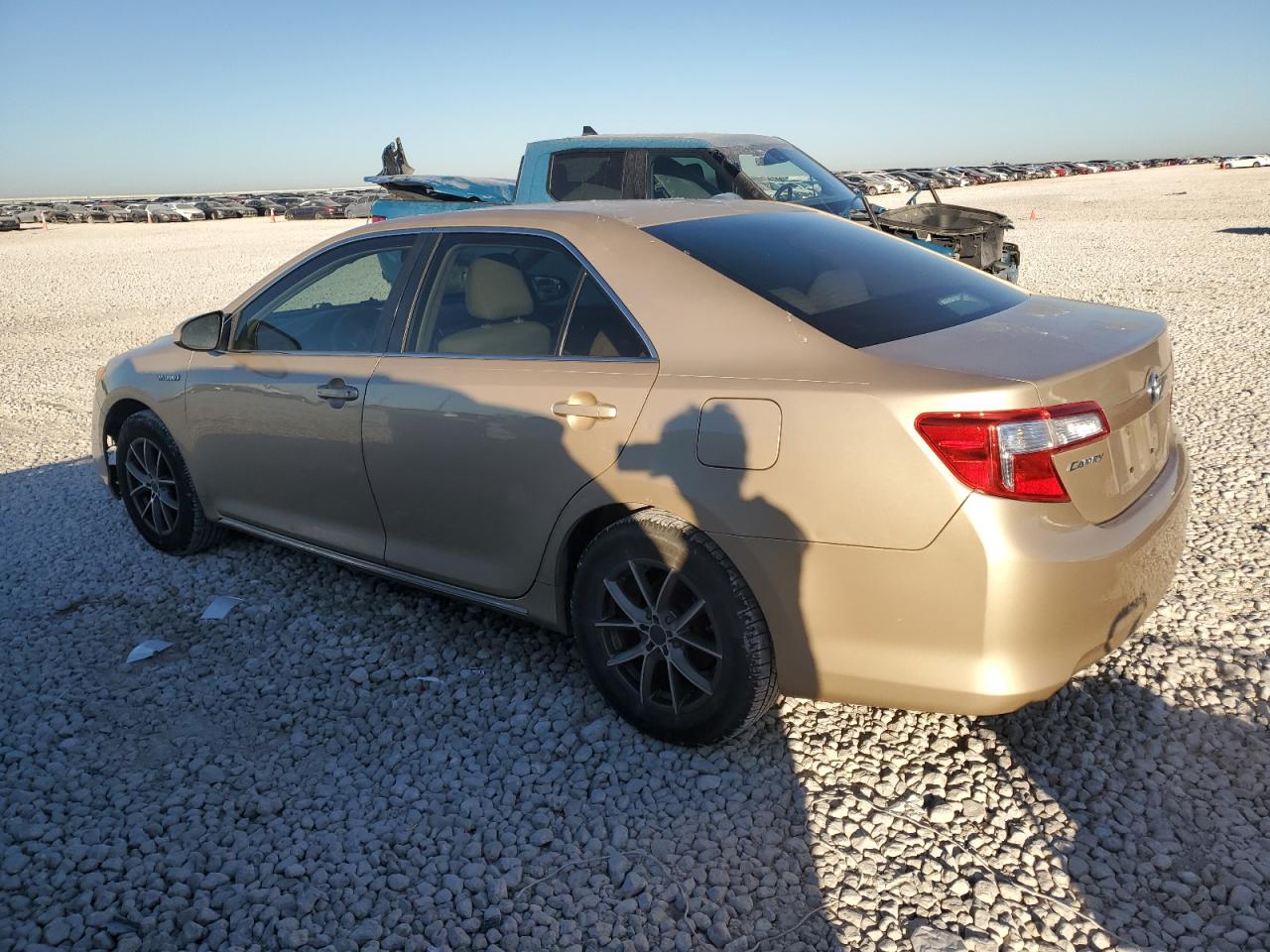 Lot #3016773345 2012 TOYOTA CAMRY HYBR