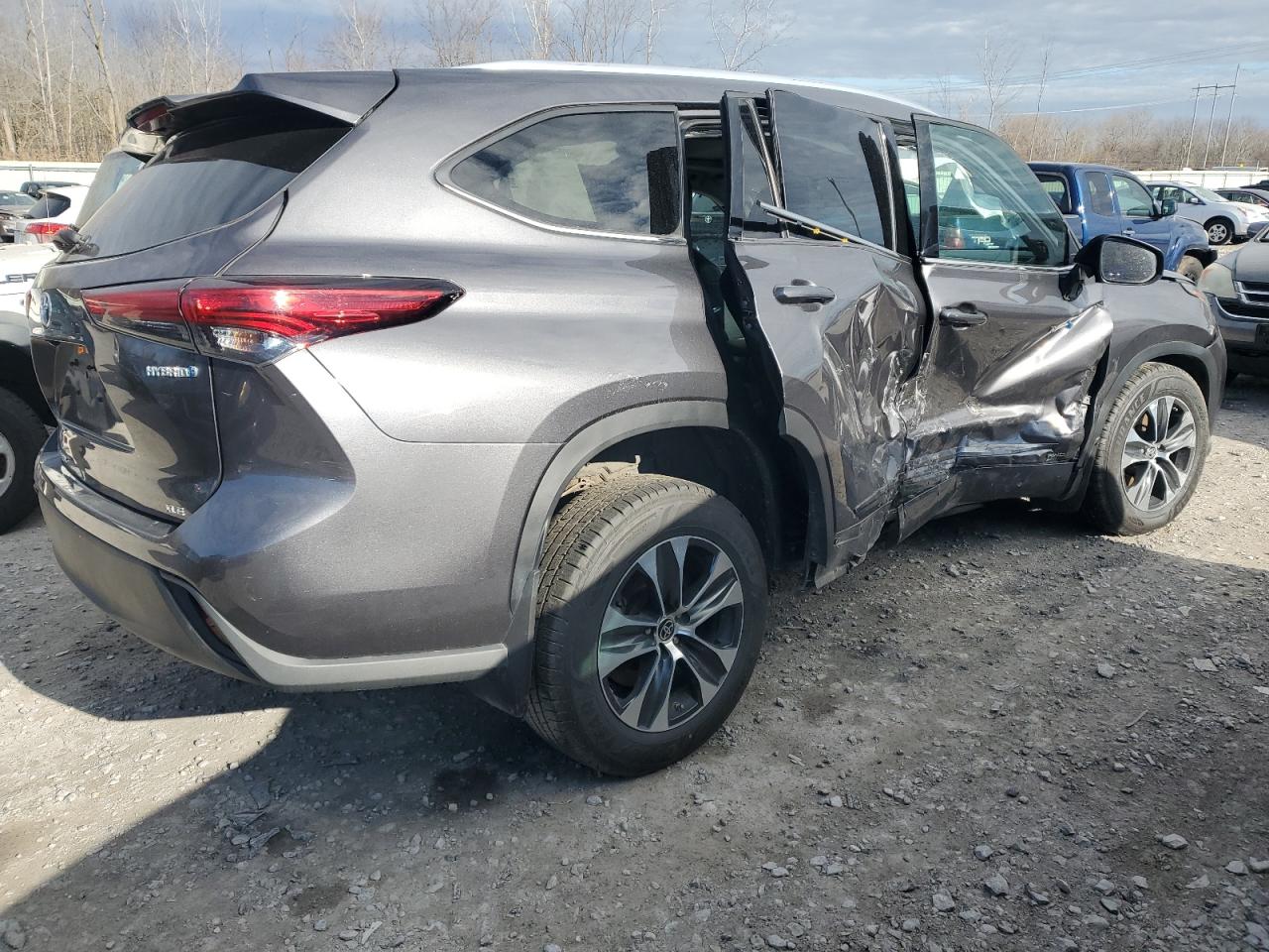 Lot #3036952723 2021 TOYOTA HIGHLANDER