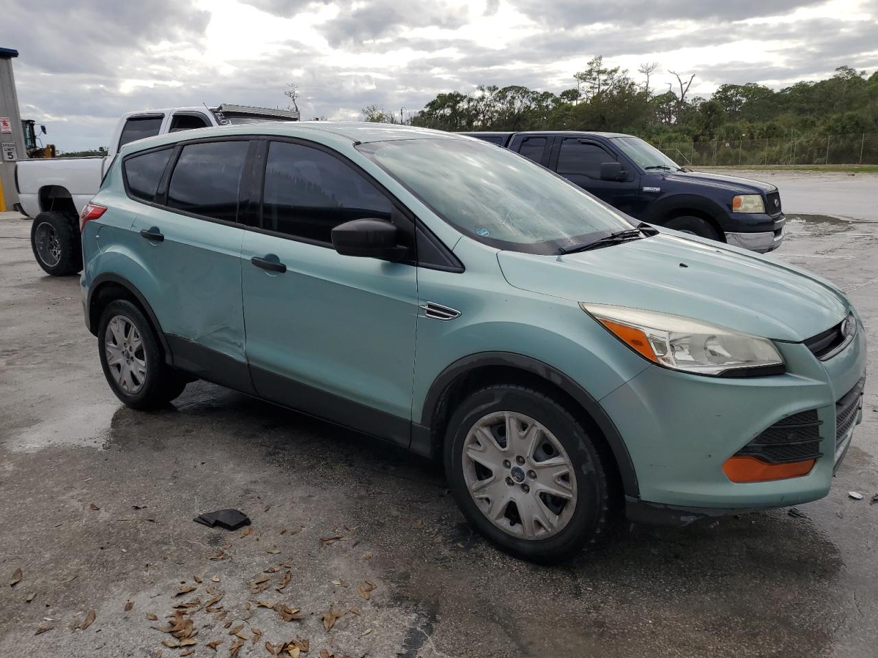 Lot #2989212659 2013 FORD ESCAPE S