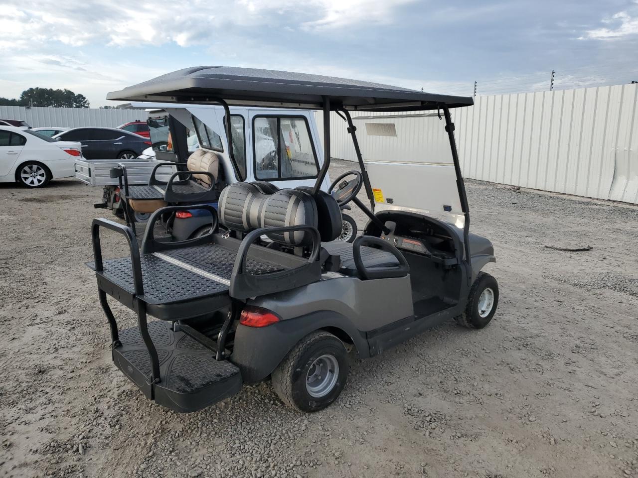 Lot #3049636172 2015 GOLF CART