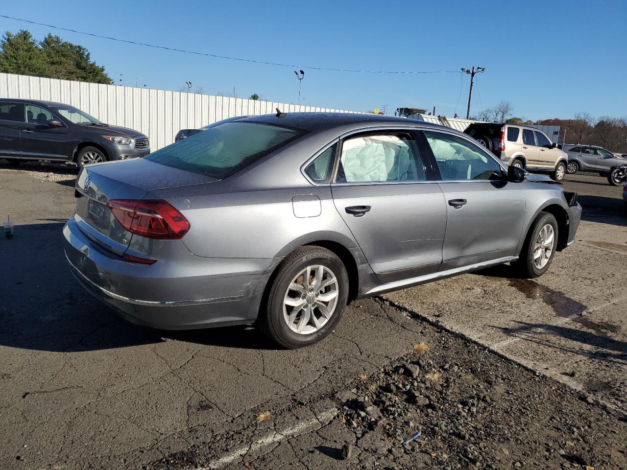 Lot #3034279117 2017 VOLKSWAGEN PASSAT S