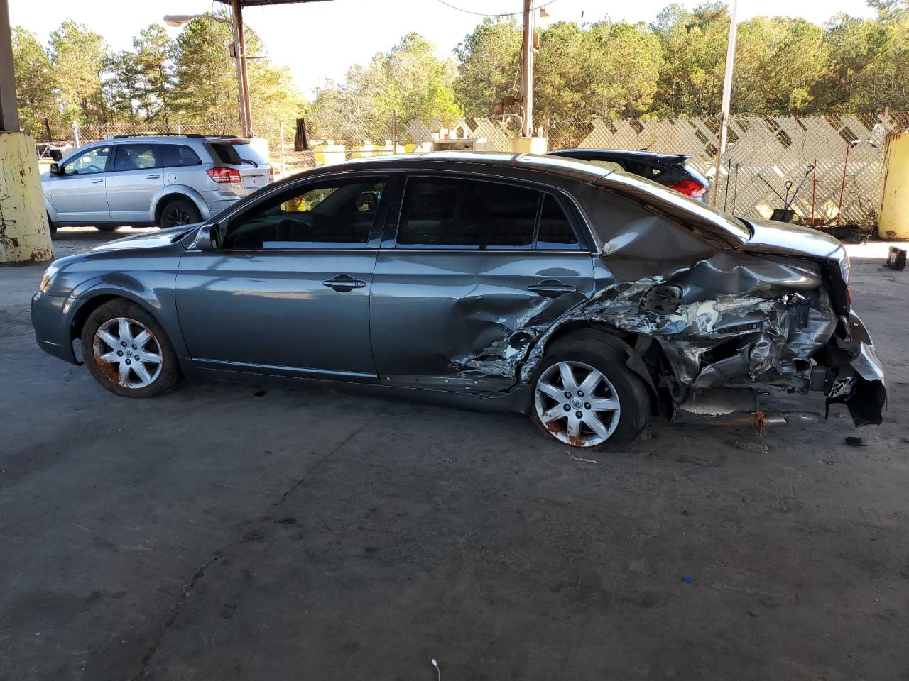 Lot #3037187484 2005 TOYOTA AVALON XL