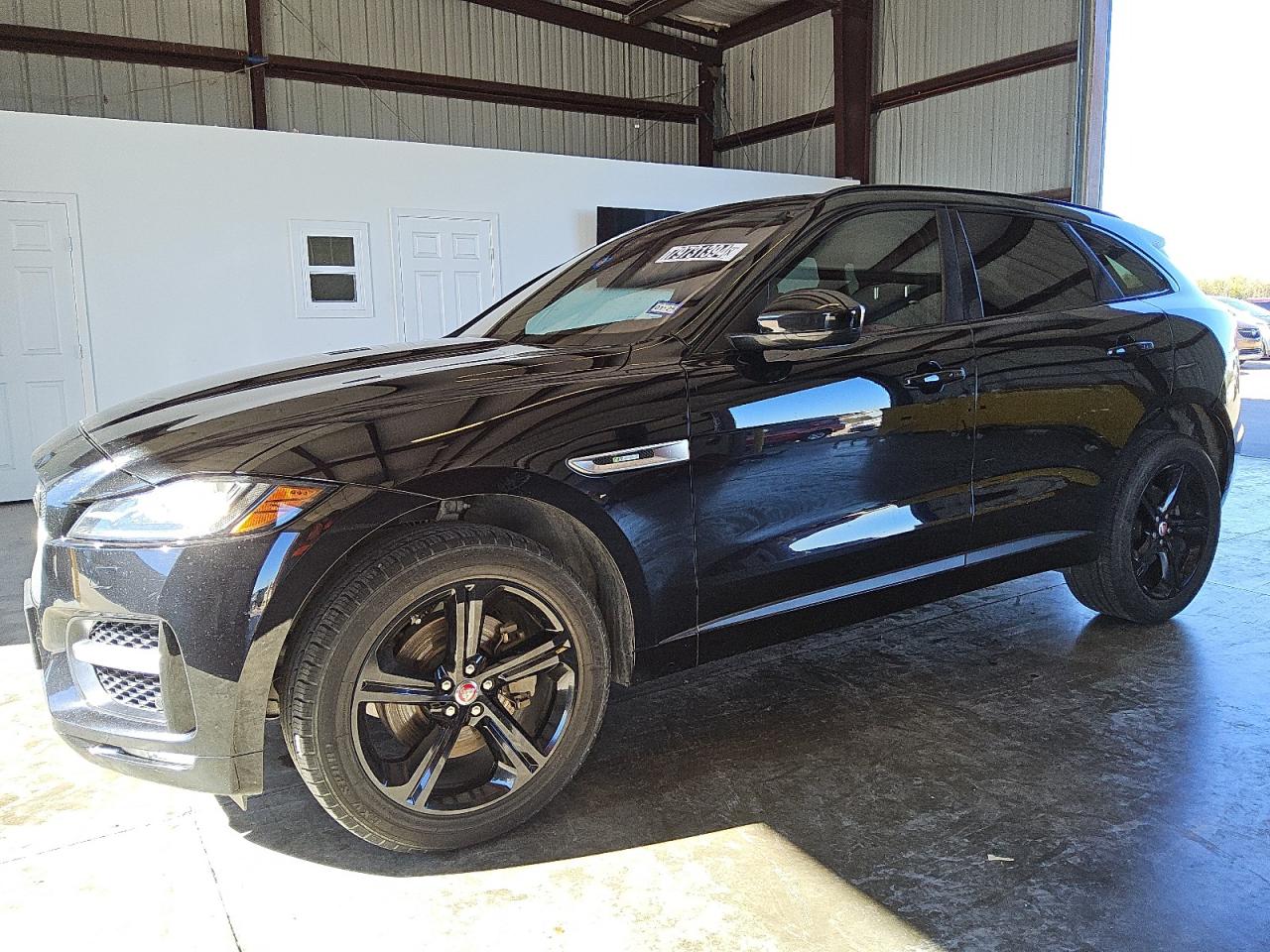 SADCL2BV6HA072484 JAGUAR F-PACE R - 2017