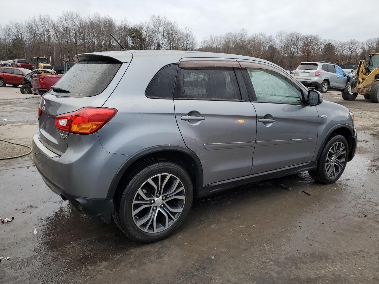 Lot #3030736105 2016 MITSUBISHI OUTLANDER