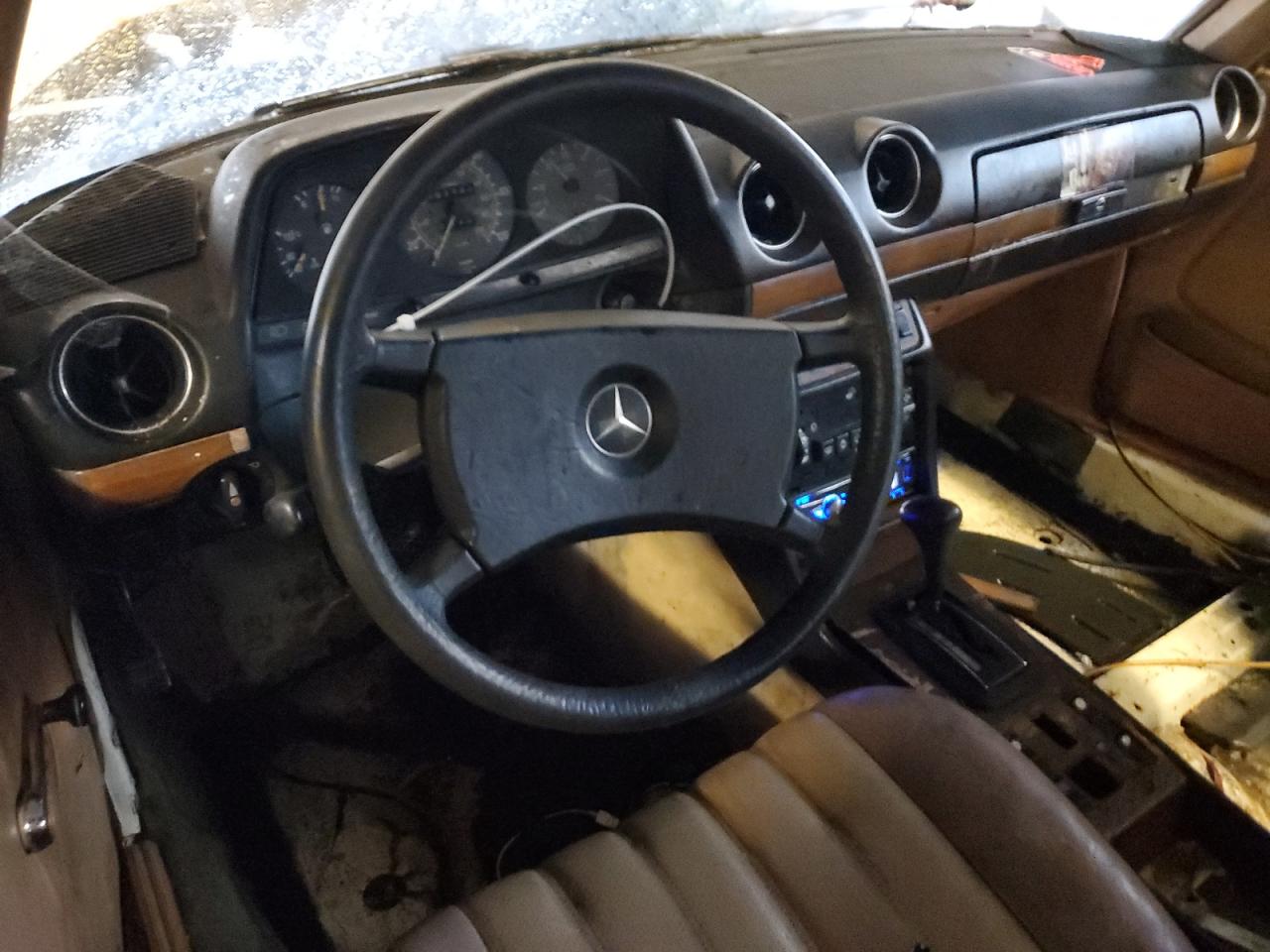 Lot #3004670358 1983 MERCEDES-BENZ 300 DT