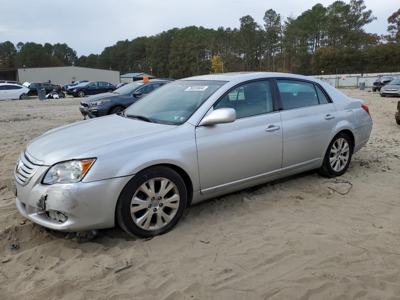 Lot #2972403417 2010 TOYOTA AVALON XL