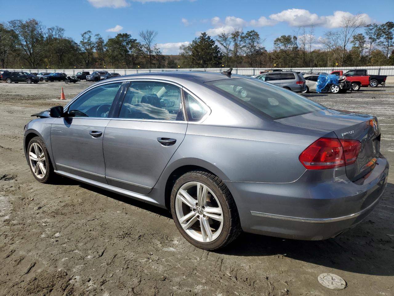 Lot #3008991550 2013 VOLKSWAGEN PASSAT SEL